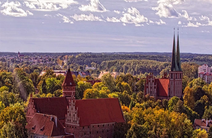 {Olsztyński ratusz szuka partnerów do kolejnej edycji akcji „Visit Olsztyn. Nocujesz – zyskujesz”.}